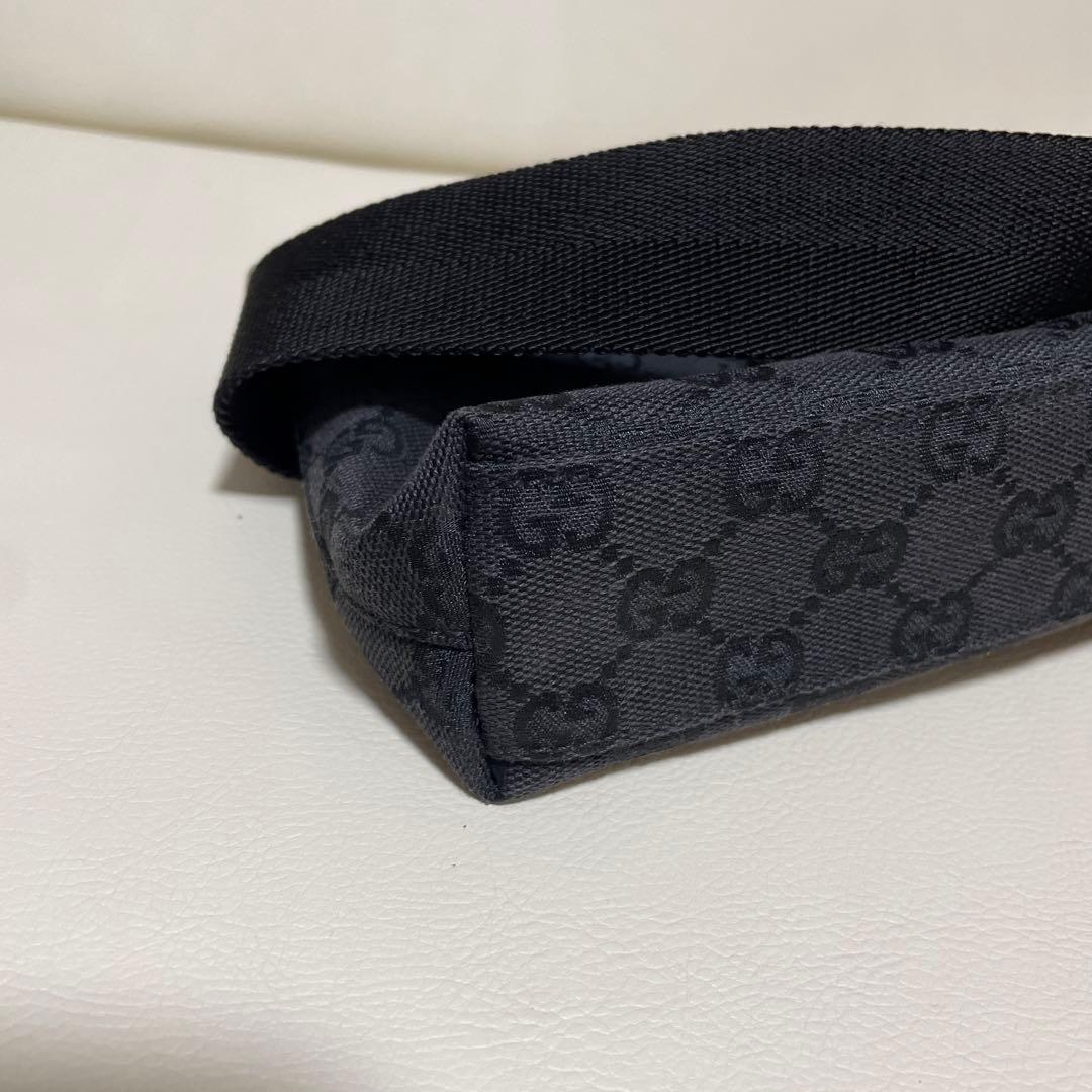 ブラック GUCCI GGパターン ボディバッグ