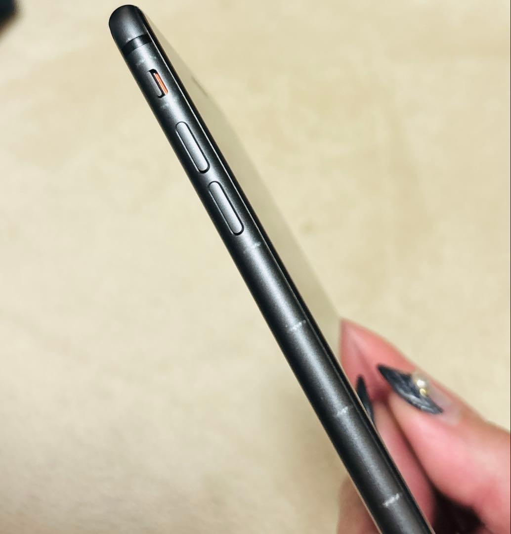 iPhone 8 Plusスペースグレイ 64GB SIMフリー