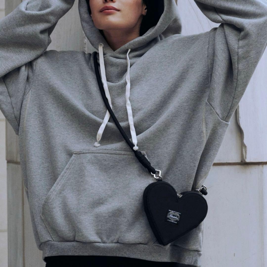 BASICKS × OUTDOOR PRODUCTS ハートミニショルダーバッグ