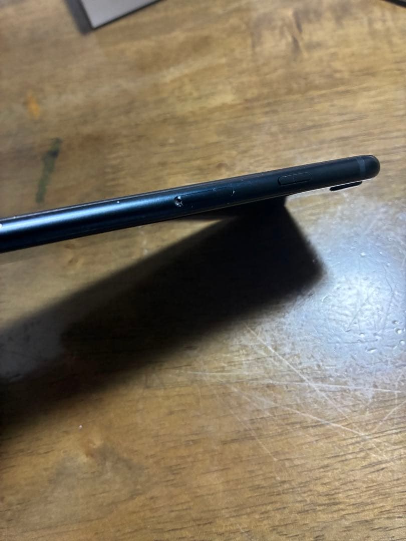 iPhone SE (第2世代) ブラック 本体