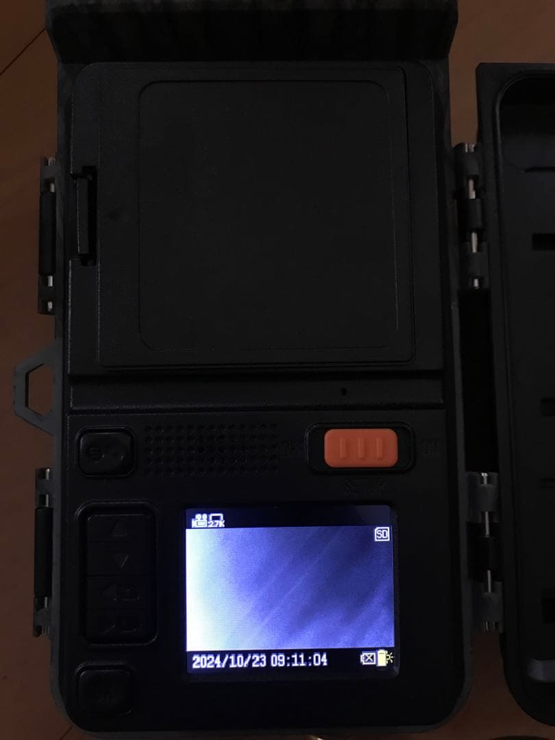 キャロットシステムズ AT-2 センサーカメラ　屋外仕様　ソーラー・乾電池