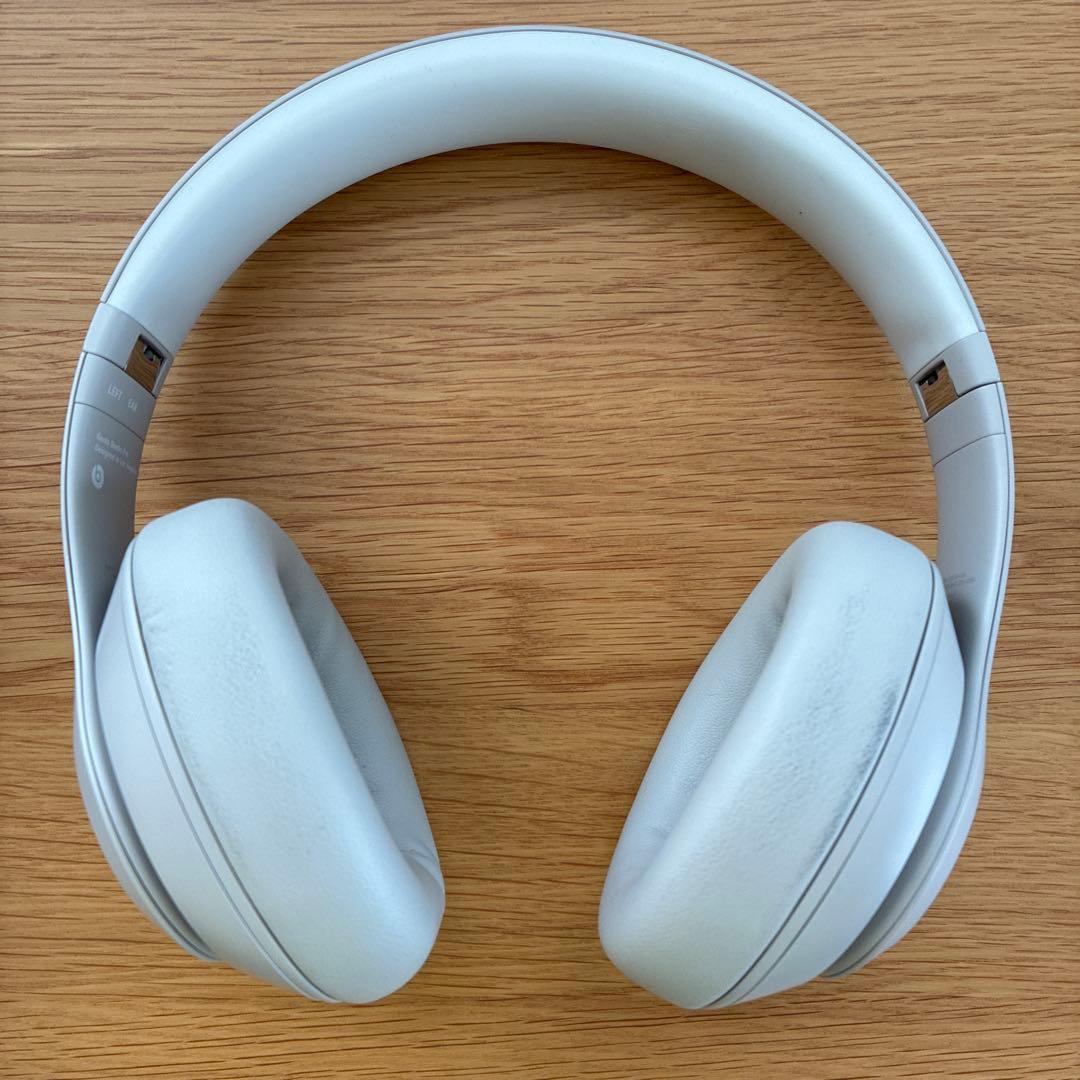 Beats Studio Pro サンドストーン ワイヤレスヘッドホン
