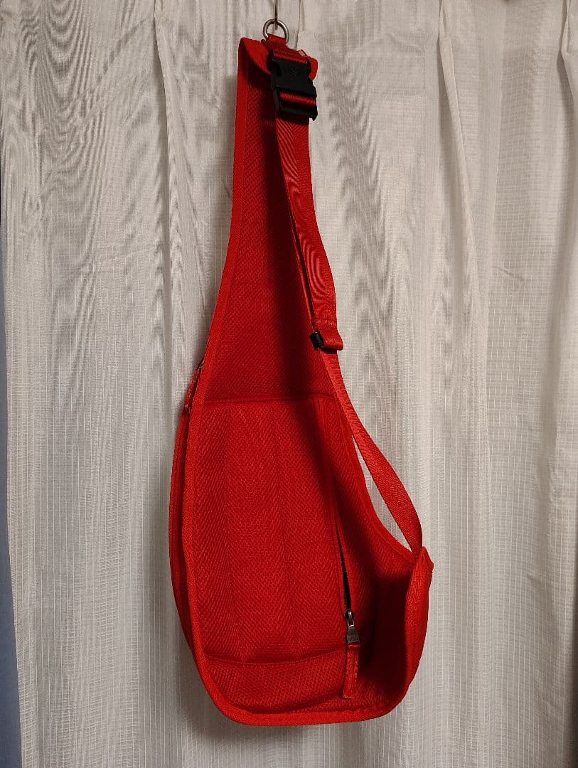 DIESEL ボディバッグ　1DR-POD CROSSBODYでレッド