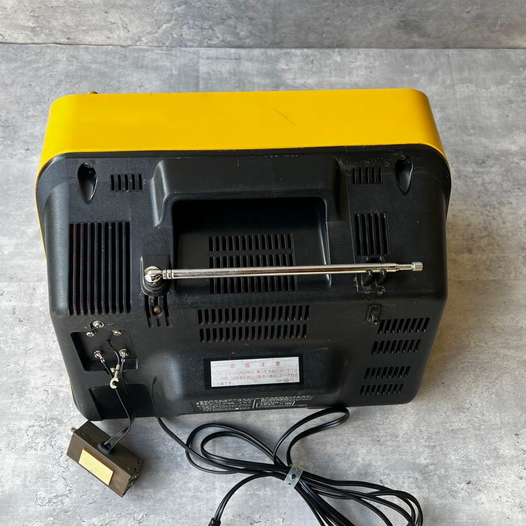 BG006 黄色いレトロポップなテレビ スペースエイジ 70s