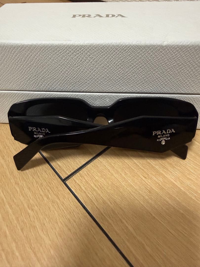PRADA サングラス