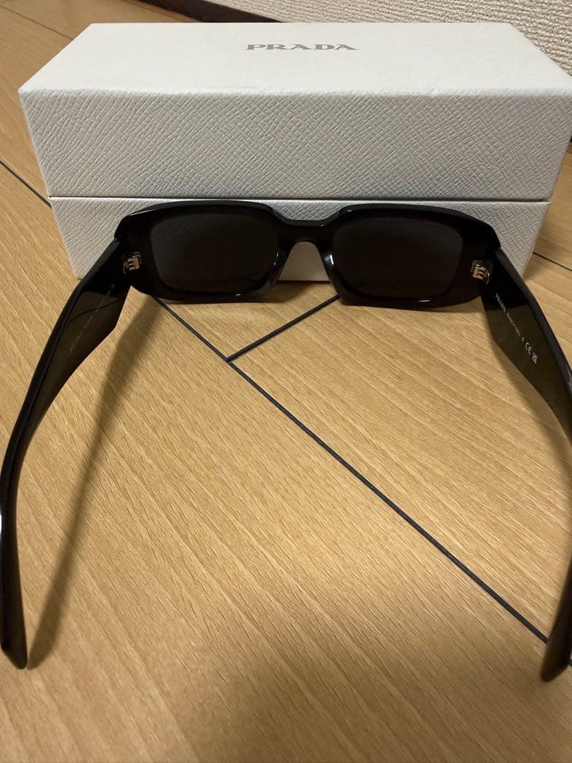 PRADA サングラス