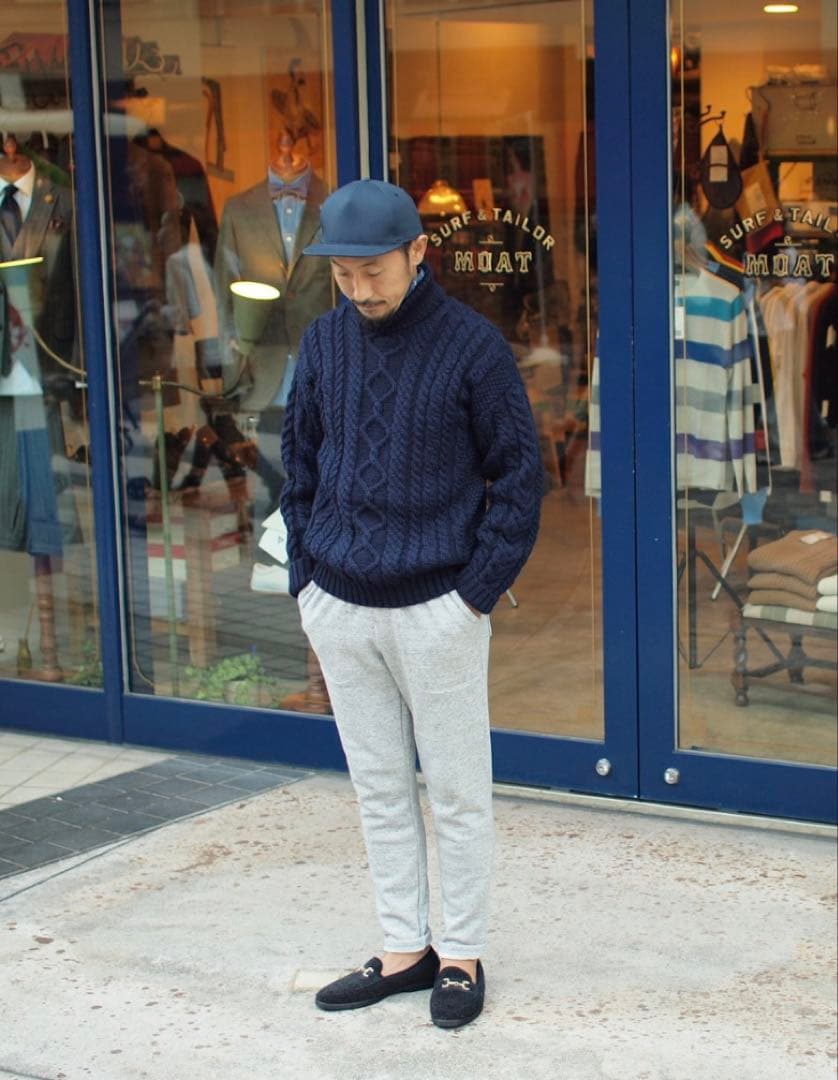 Guernsey Woollens アイボリー タートルネックセーター