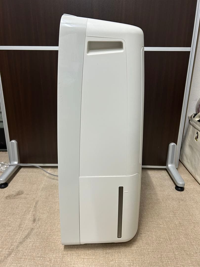 SHARP シャープ　衣類乾燥　除湿機　CV-H180-WP