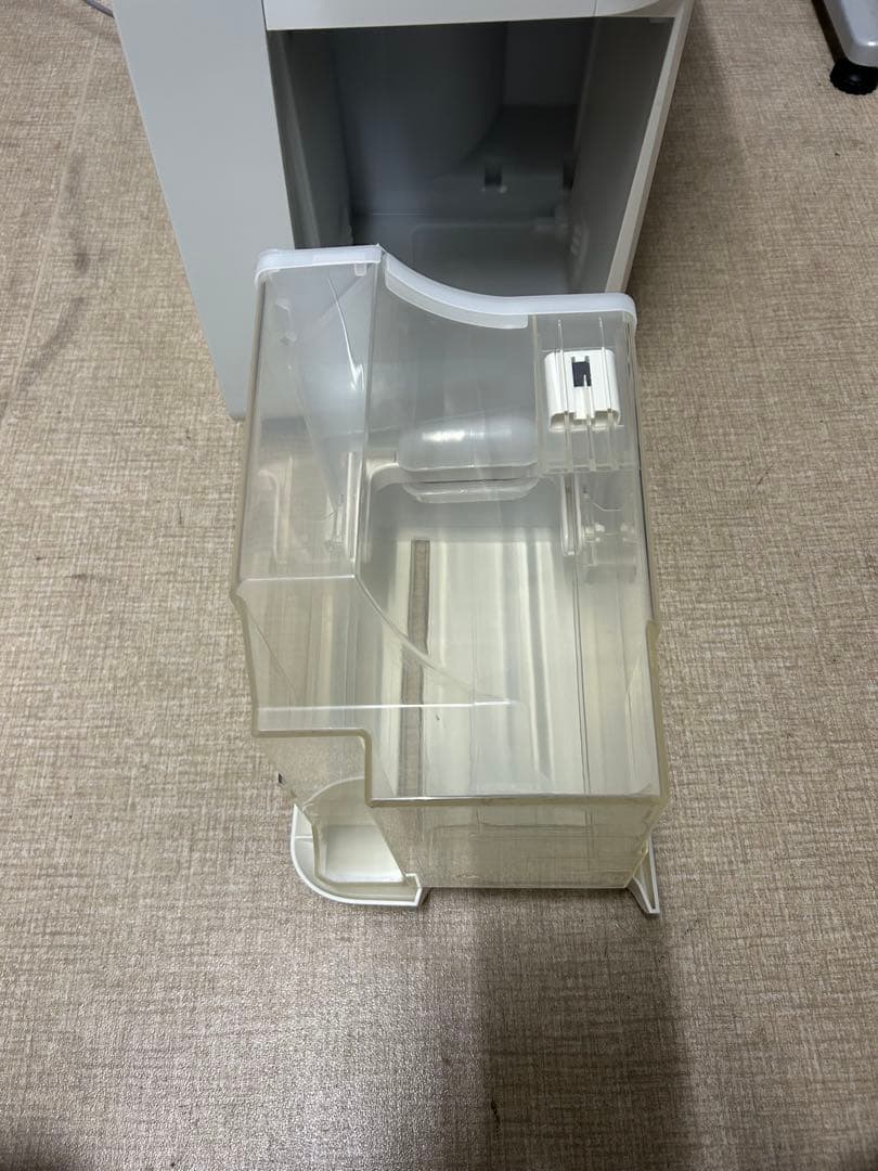 SHARP シャープ　衣類乾燥　除湿機　CV-H180-WP