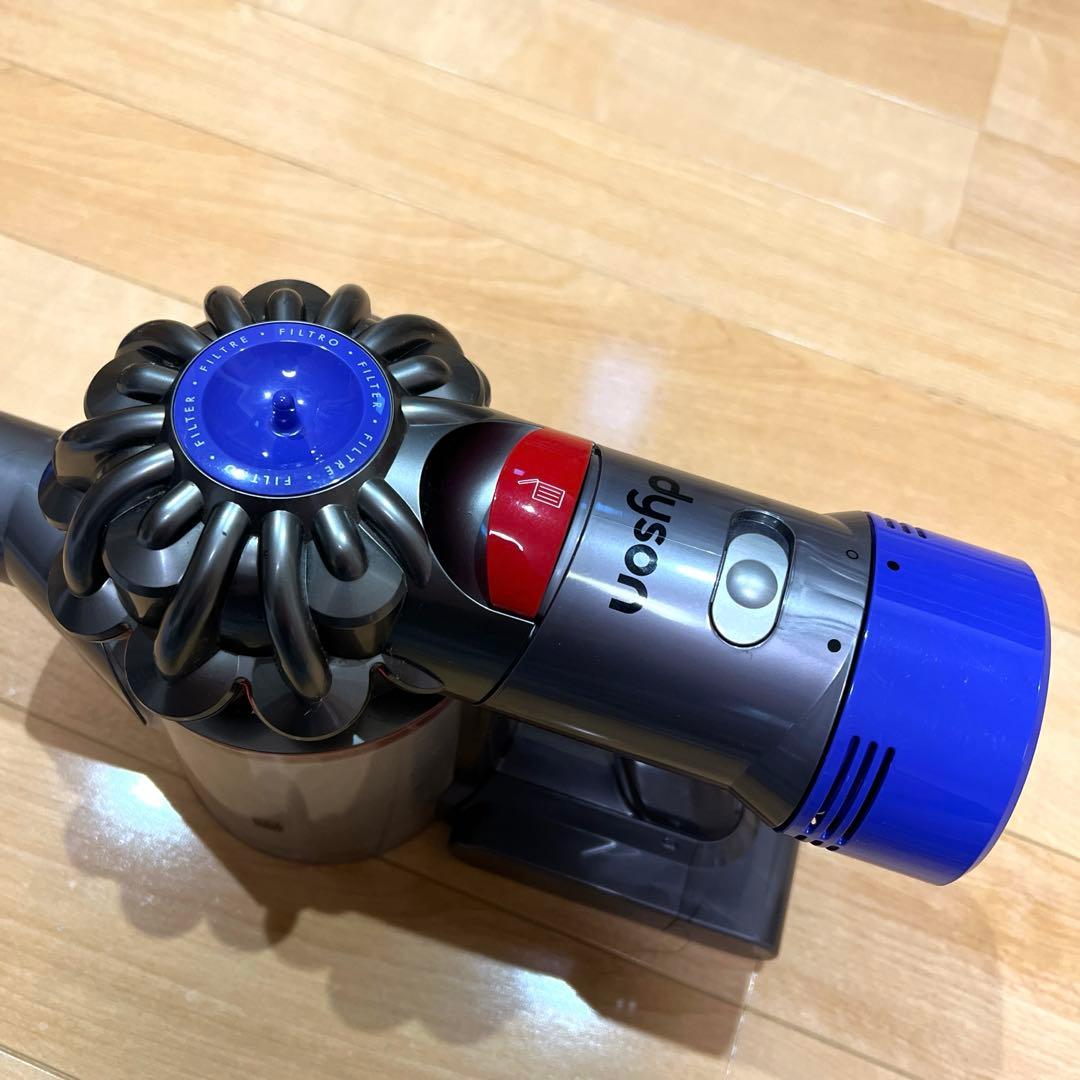 ゴ*ン様 ジャンク品　dyson v7 SV11コードレス掃除機　付属品付き