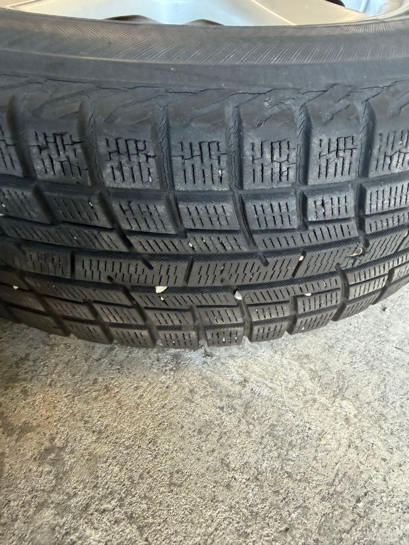 タンク パッソ 4穴のカローラ等に　スタッドレスタイヤ付きホイール