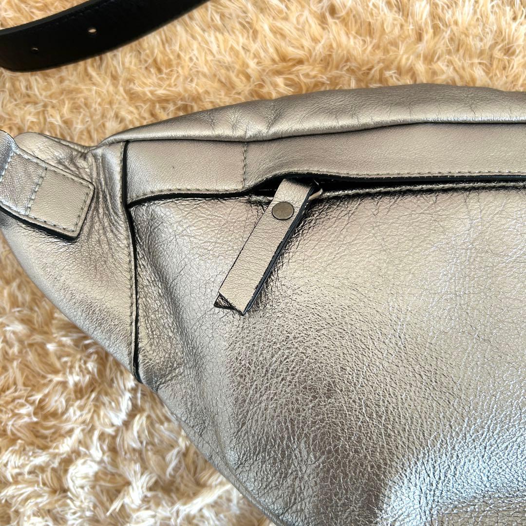 極美品✨ ジミーチュウ デリー スタースタッズ レザー ボディバッグ シルバー