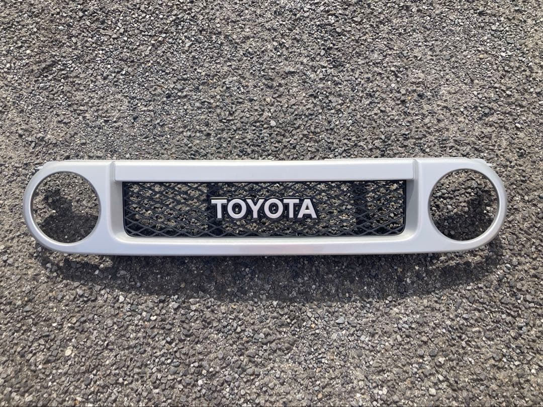 TOYOTA FJクルーザー　フロントグリル
