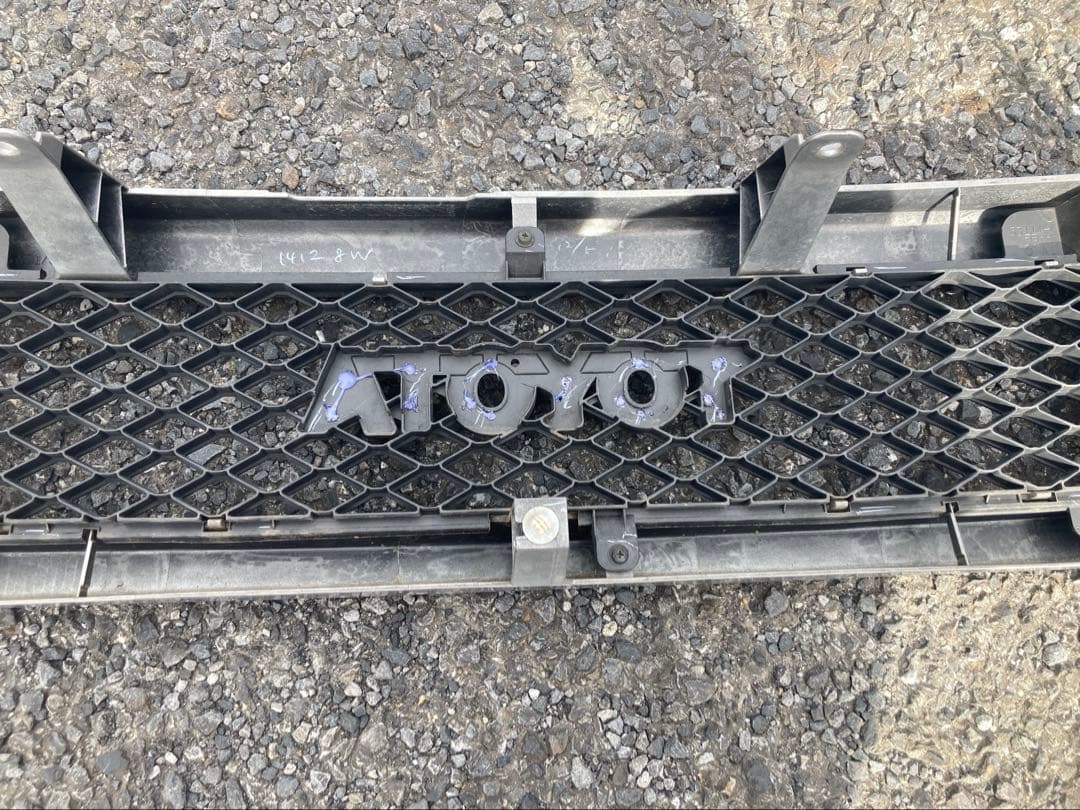 TOYOTA FJクルーザー　フロントグリル