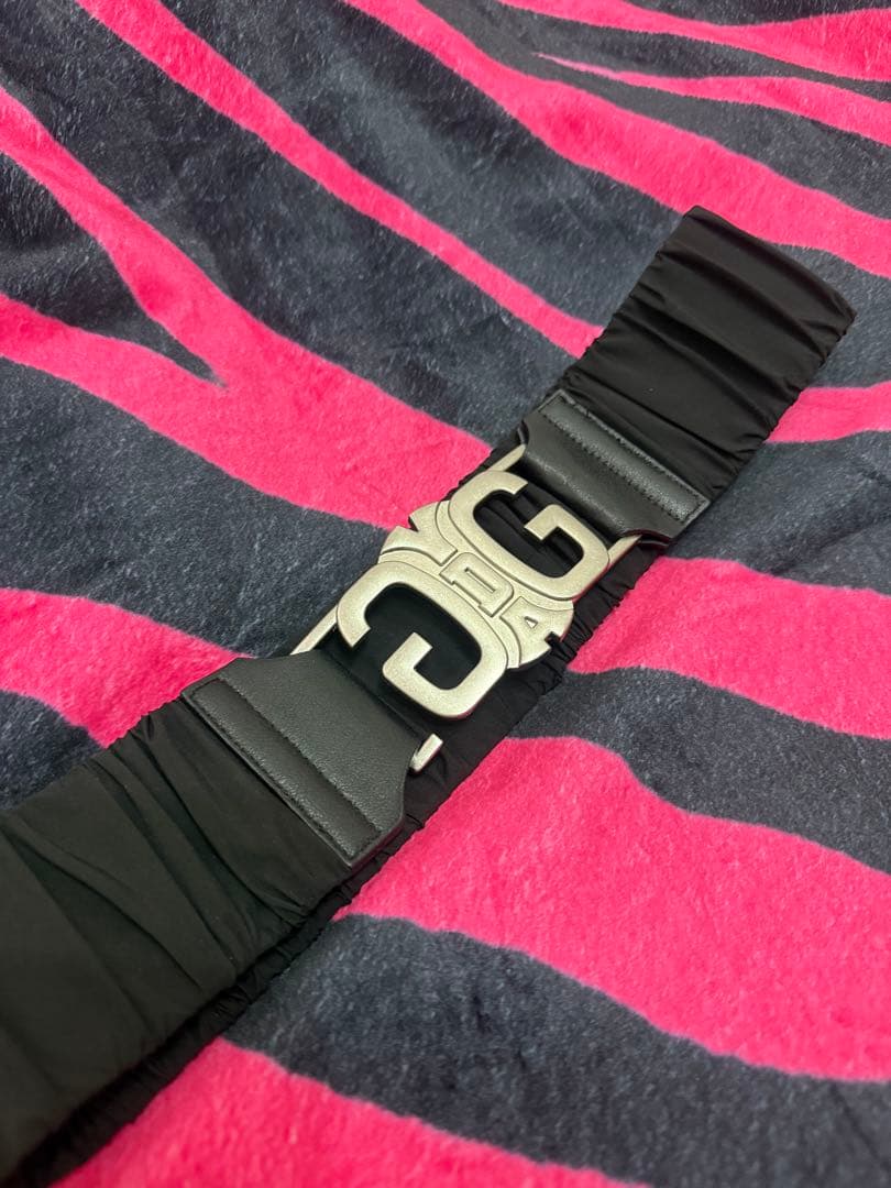 フリルデザイン ブラックベルト シルバーバックル