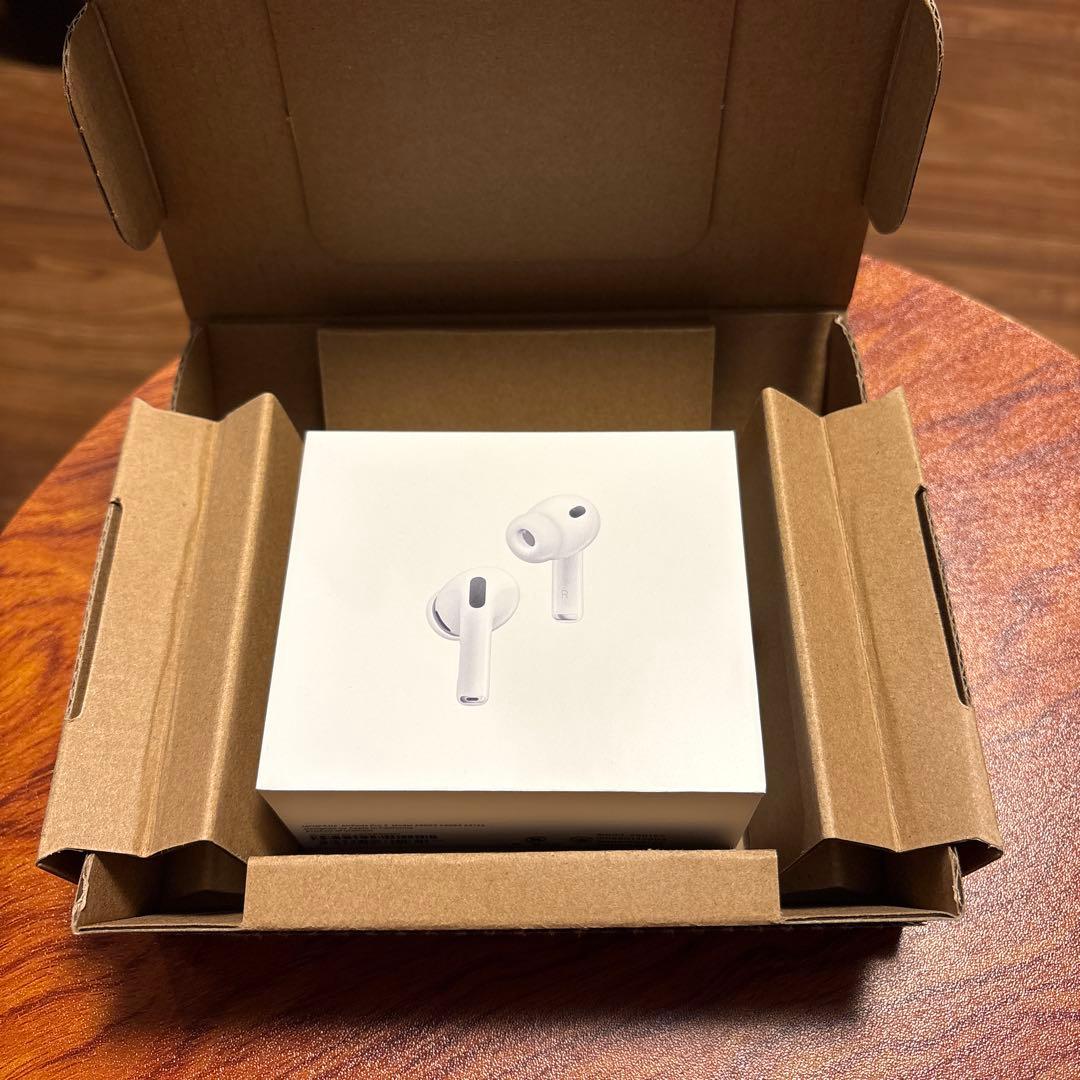 送料無料　新品未開封品　AirPods Pro 3 本体　ホワイト