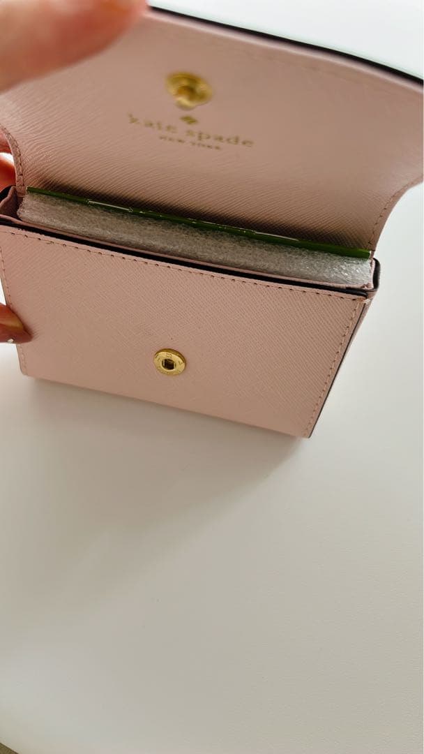【未使用美品】ケイトスペード　カードケース　ホワイトピンク