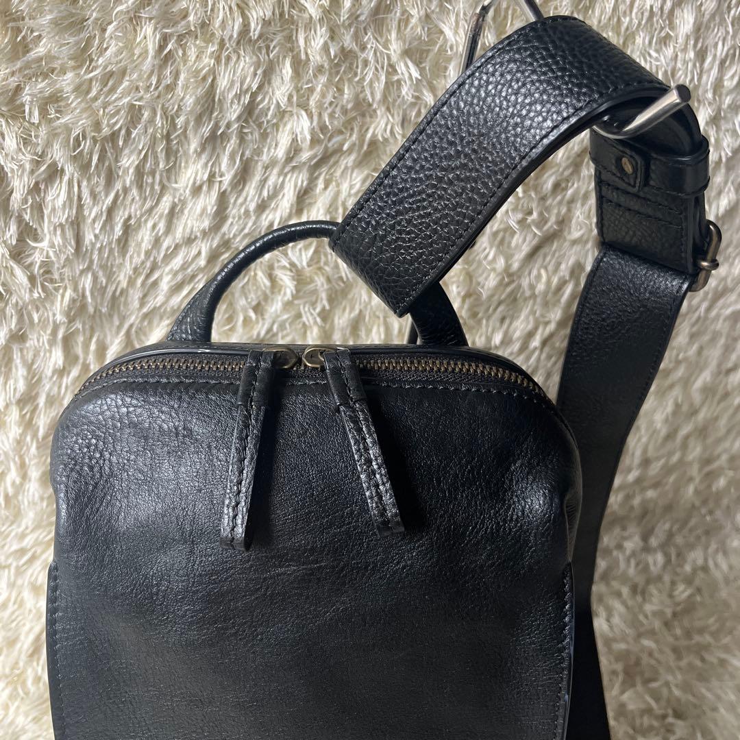 極美品　マザーハウス　カゼマトウ　 クロスバッグ レザー ボディバッグ シボ革