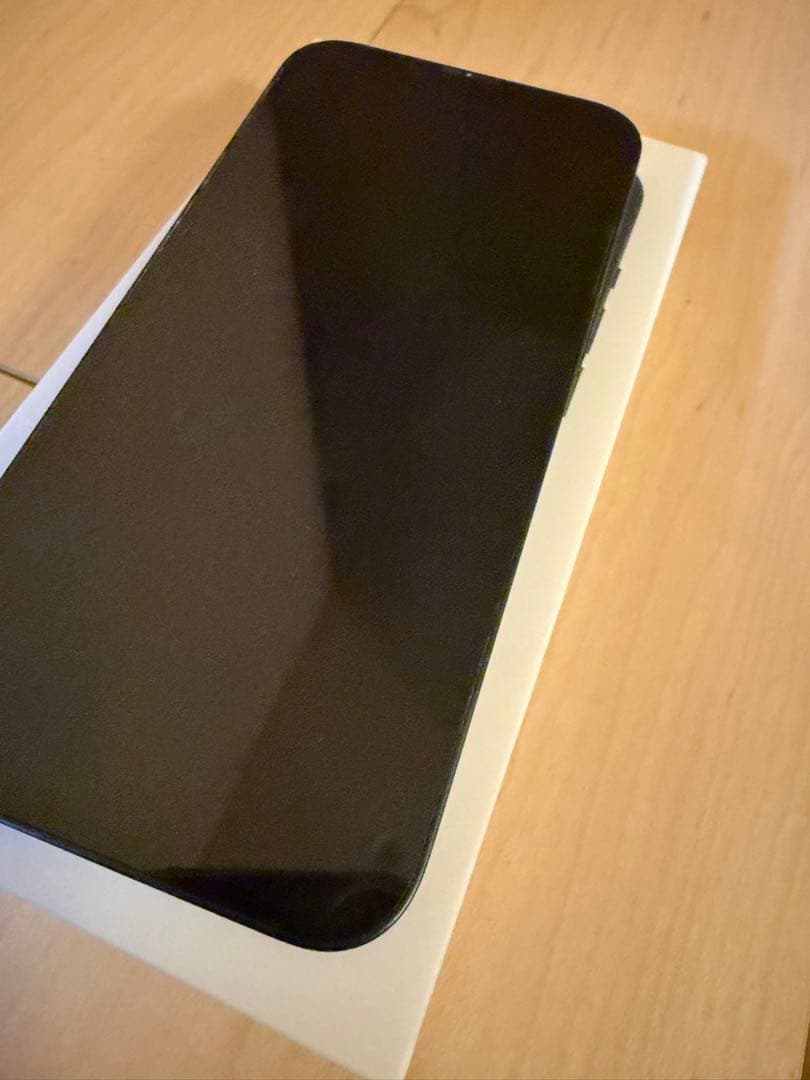 ま*き様 iPhone 13 512GB ミッドナイト　iPhone8セット