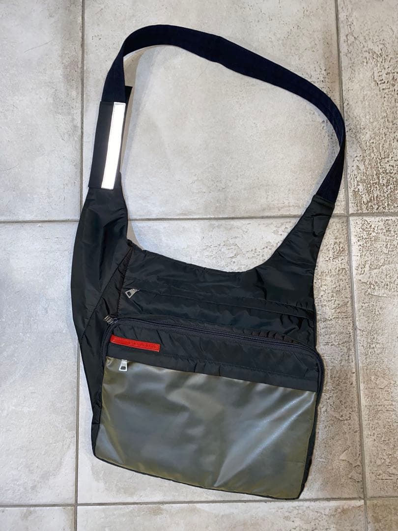 PRADA sport ナイロン ブラック ショルダーバッグ