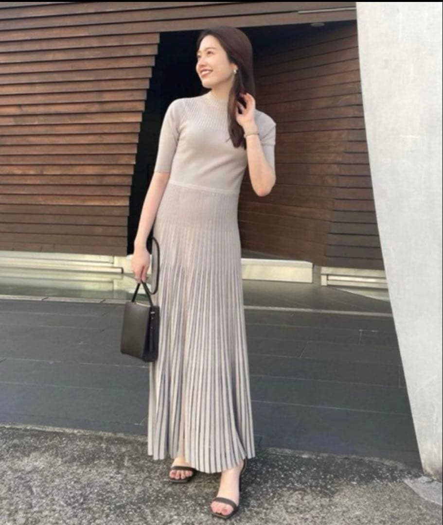 anuans ボトルネックシアーニットワンピース