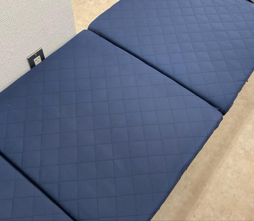 【未使用品】折りたたみベッド　3つ折り　シングルベッド