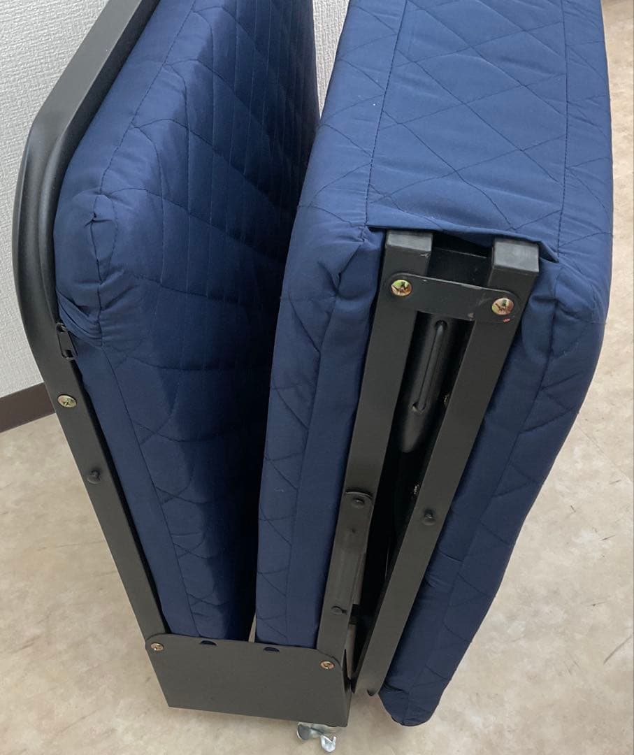 【未使用品】折りたたみベッド　3つ折り　シングルベッド