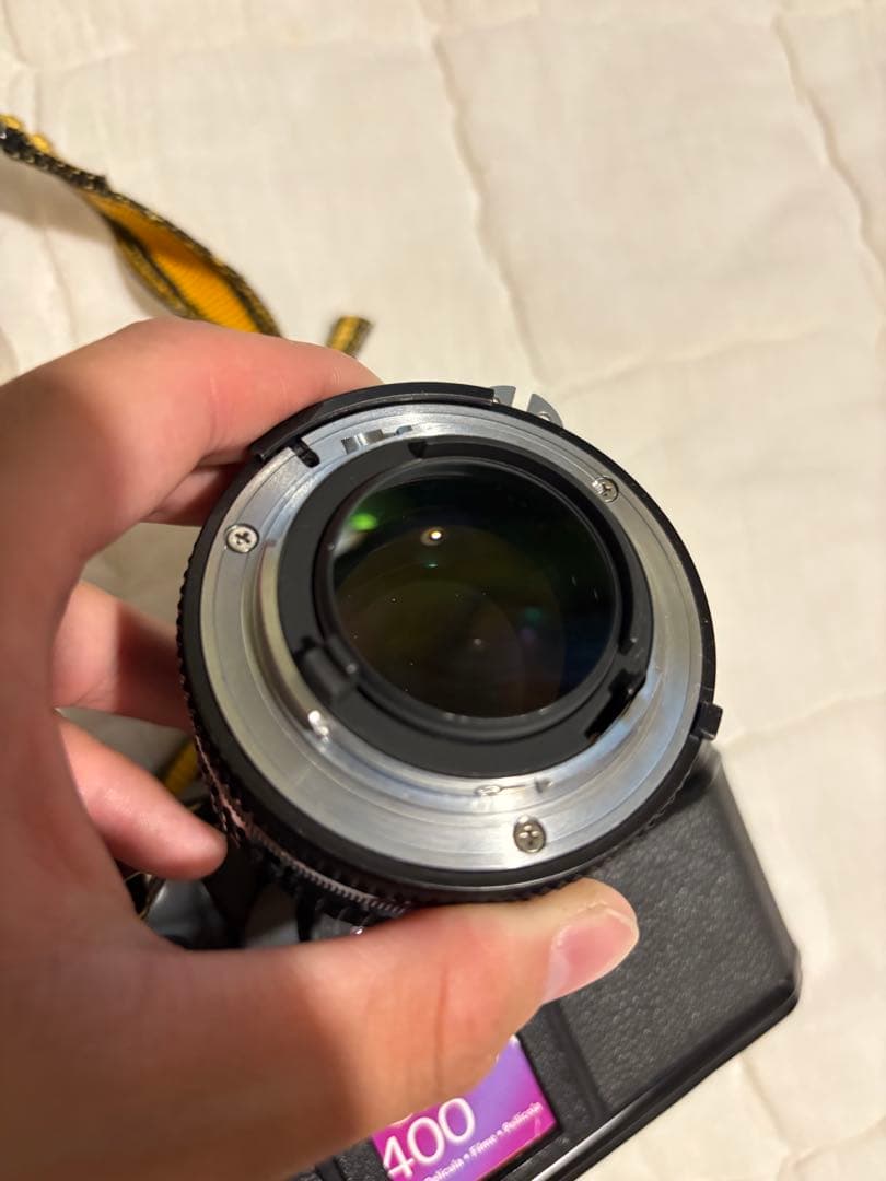 Nikon FE2 フィルムカメラ　ポートラフィルム2本付き