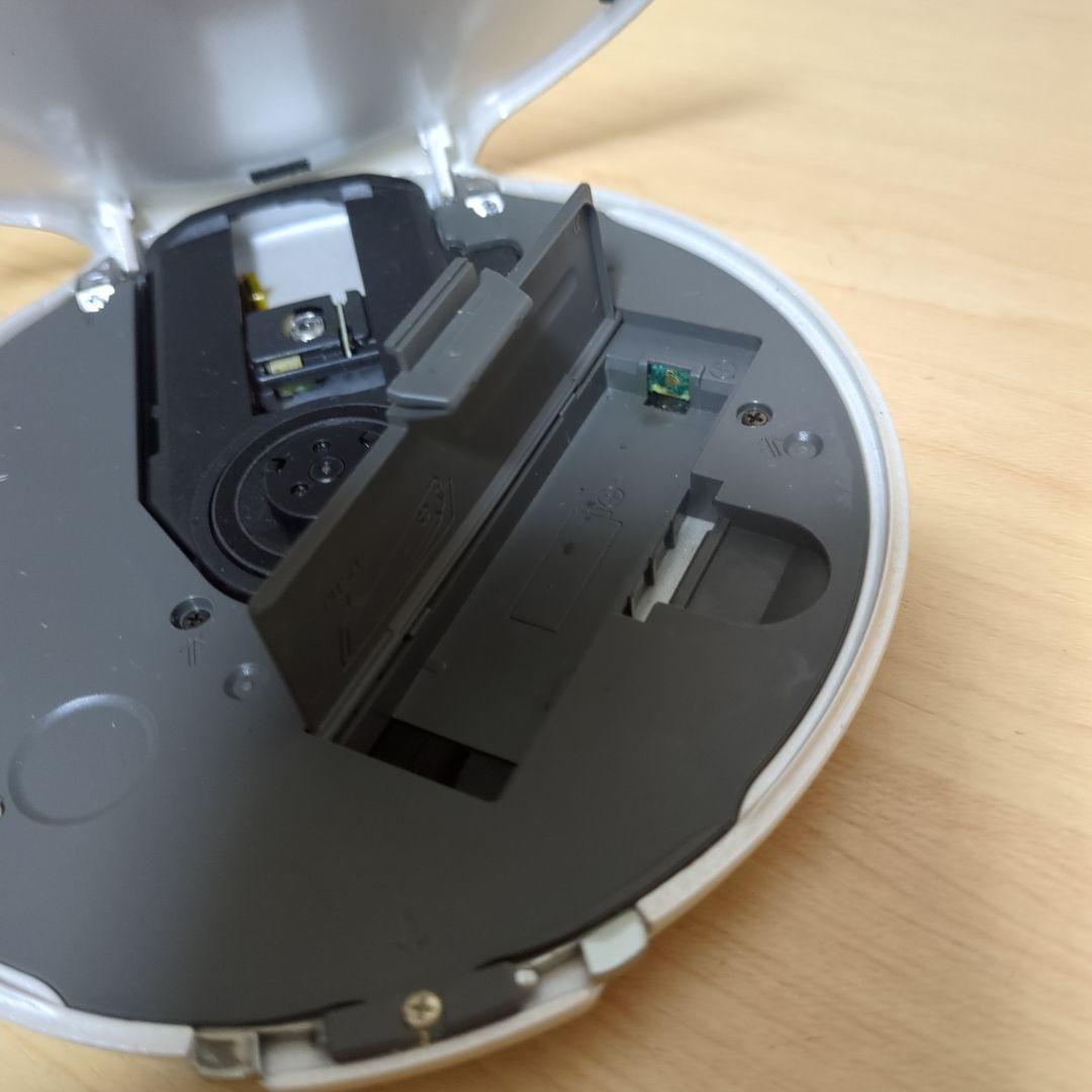 た*ん様 SONY D-NE20 ポータブルCDプレーヤー現状品ジャンク