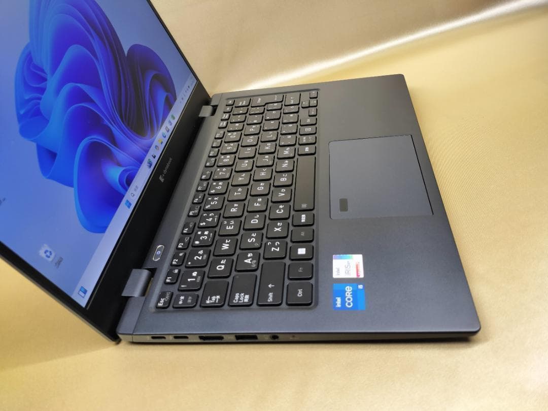 東芝　Dynabook G83/KW　高性能　2023年モデル(K-211)