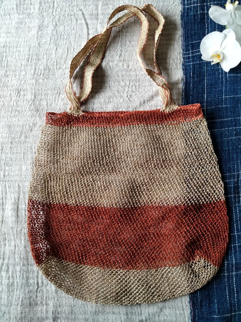ラオス少数民族手紡ぎ葛繊維のメッシュバッグツートンオレンジとポーチのセット