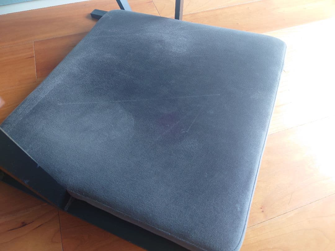 IKKE floor chair walnutイッケフロアチェア ウォールナット