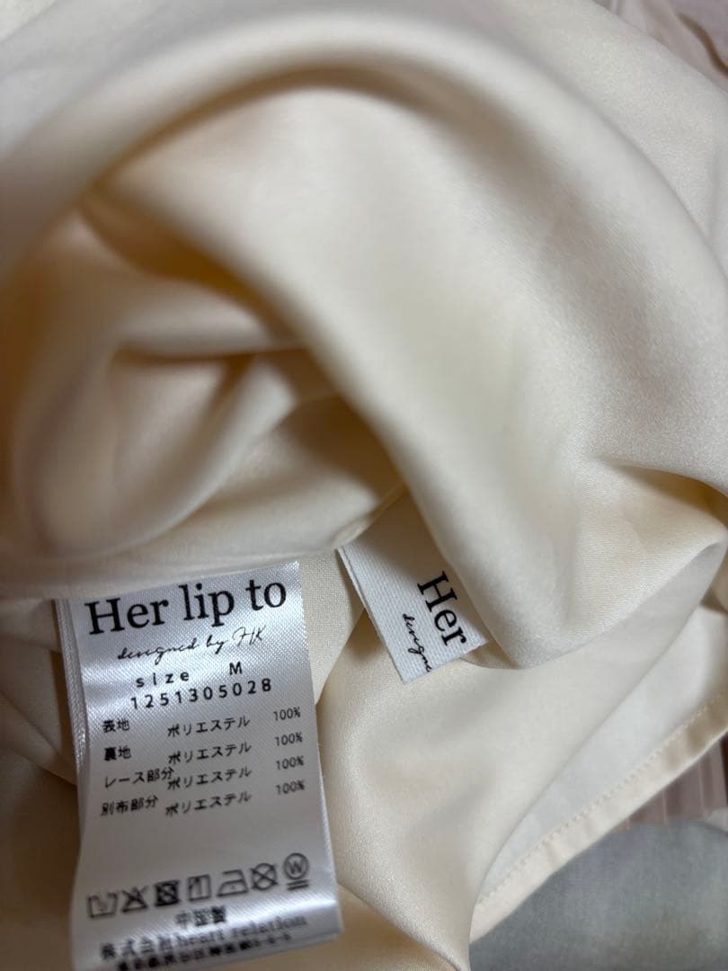 ワンピース Herlipto Point Lace Pleated Dress M