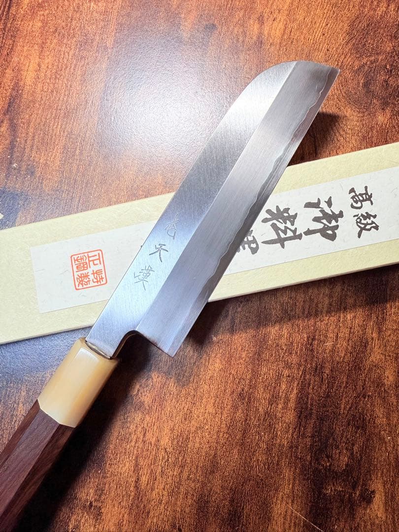 【堺打刃物】　薄刃 鎌形　包丁　銀三鋼　6寸　紫檀水牛八角柄
