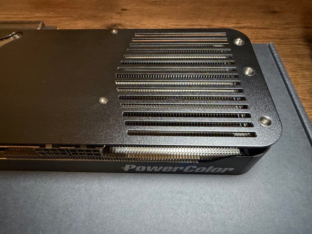 玄人志向 Radeon RX9070XT 16GB グラフィックボード