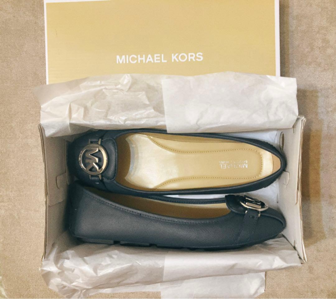 ☆新品☆マイケル・コースFULTON モカシン　ネイビー　24㎝フラットシューズ