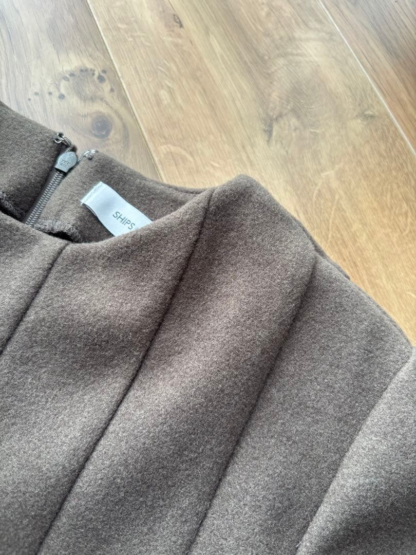 SHIPS エア ニードル クルーネック タック フレア ワンピース