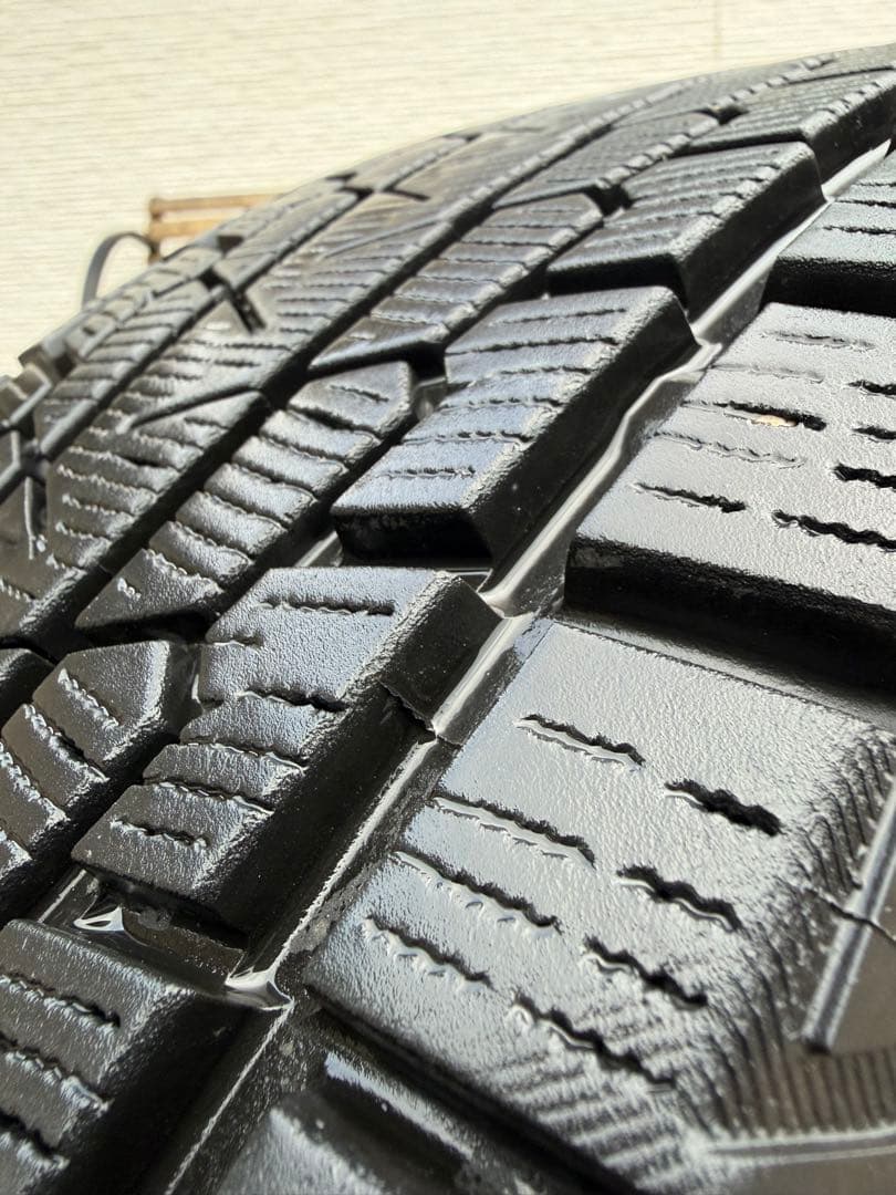 ハリアー　18インチ スタッドレスタイヤホイール付き