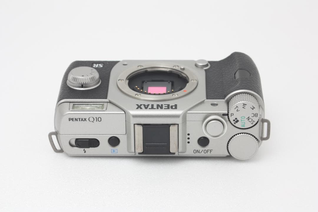 【良品】ペンタックス PENTAX Q10 ボディ シルバー 完動品 #353a