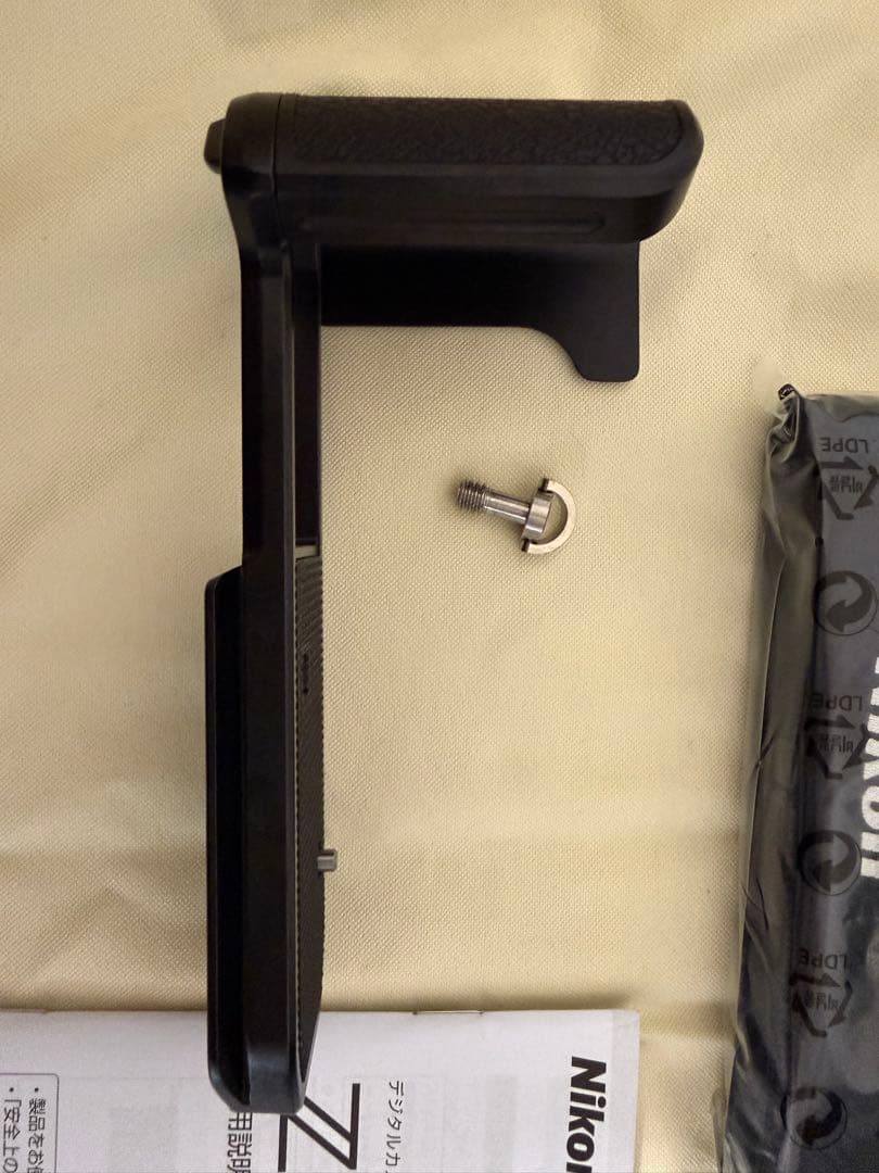 ニコン　Nikon zf 純正グリップ付き