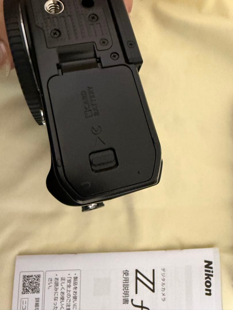 ニコン　Nikon zf 純正グリップ付き