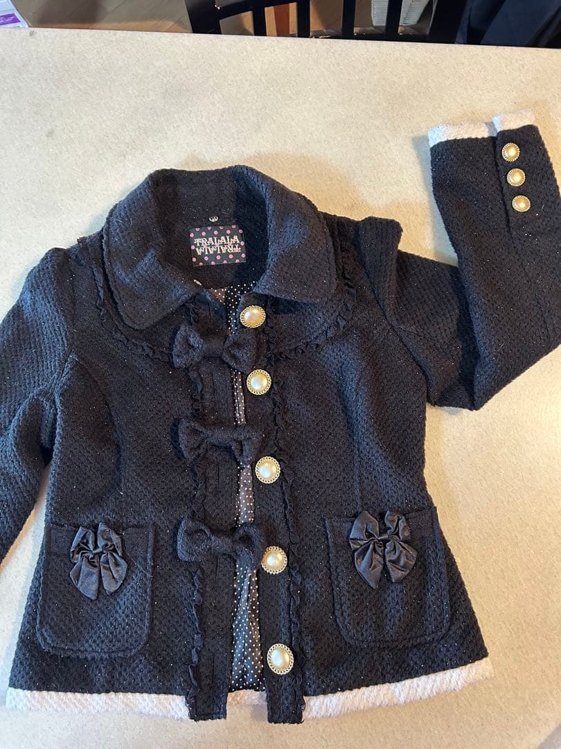 ★TRALALAリボン付きボタン ブラックジャケット★150-160