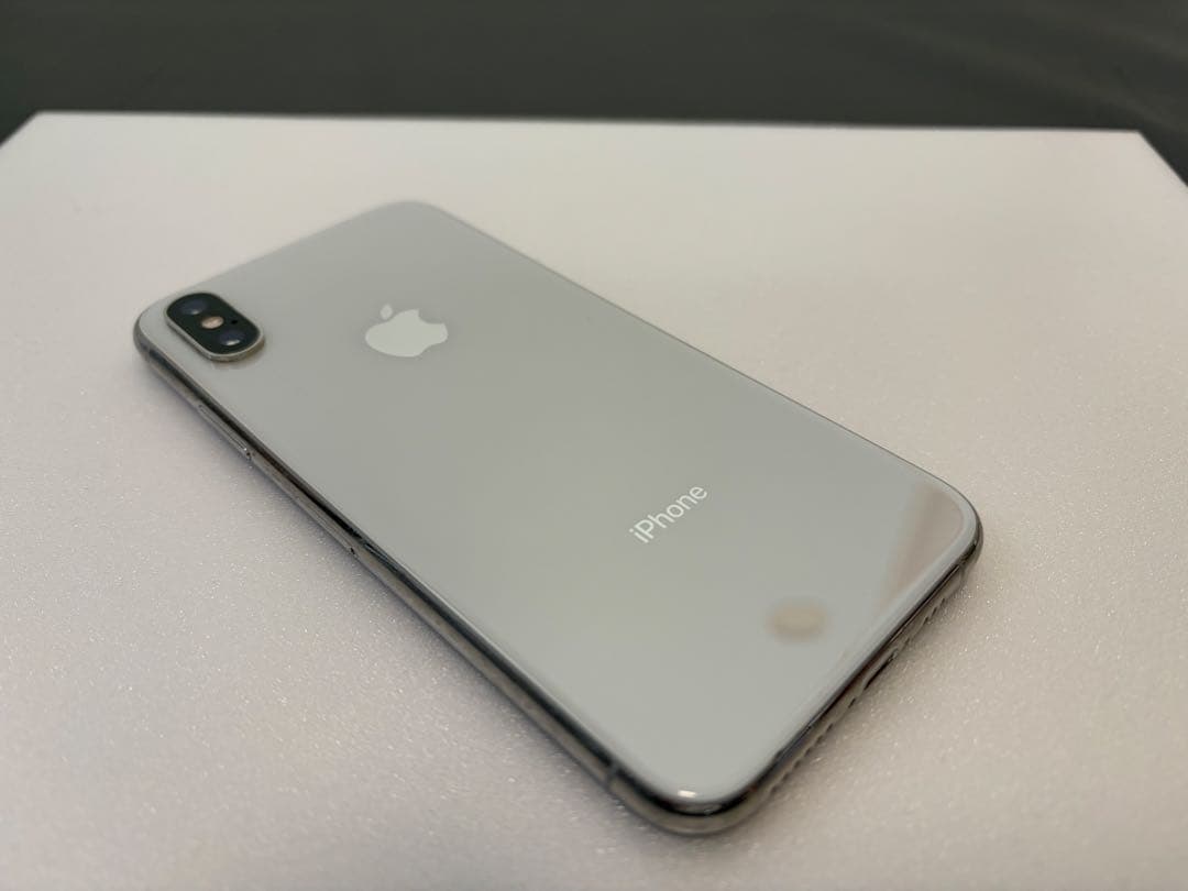 Apple iPhone XS　シルバー SIMフリー　256GB おまけ付き