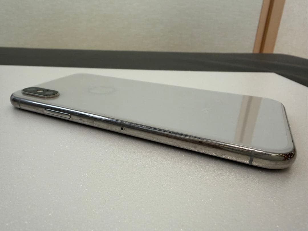 Apple iPhone XS　シルバー SIMフリー　256GB おまけ付き