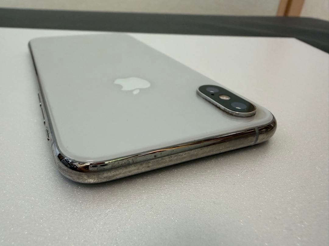 Apple iPhone XS　シルバー SIMフリー　256GB おまけ付き