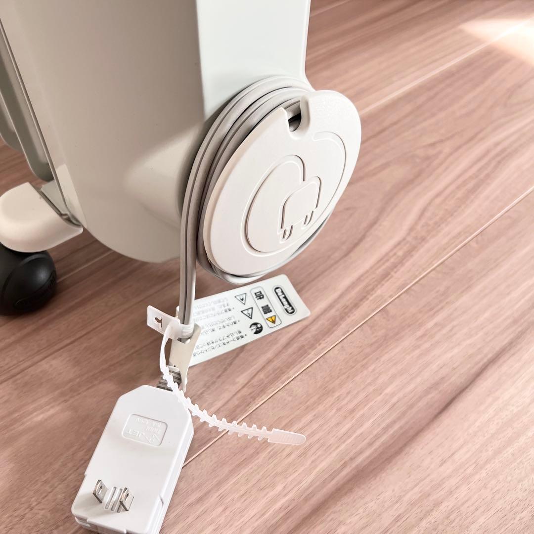 【極美品✨】 DeLonghi デロンギ オイルヒーター ホワイト 暖房器具 冬
