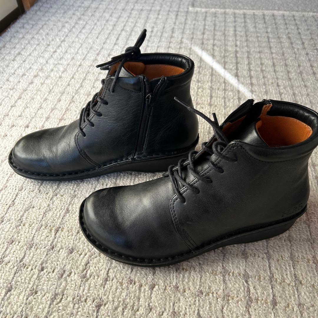 レザー ブラック ショートブーツ