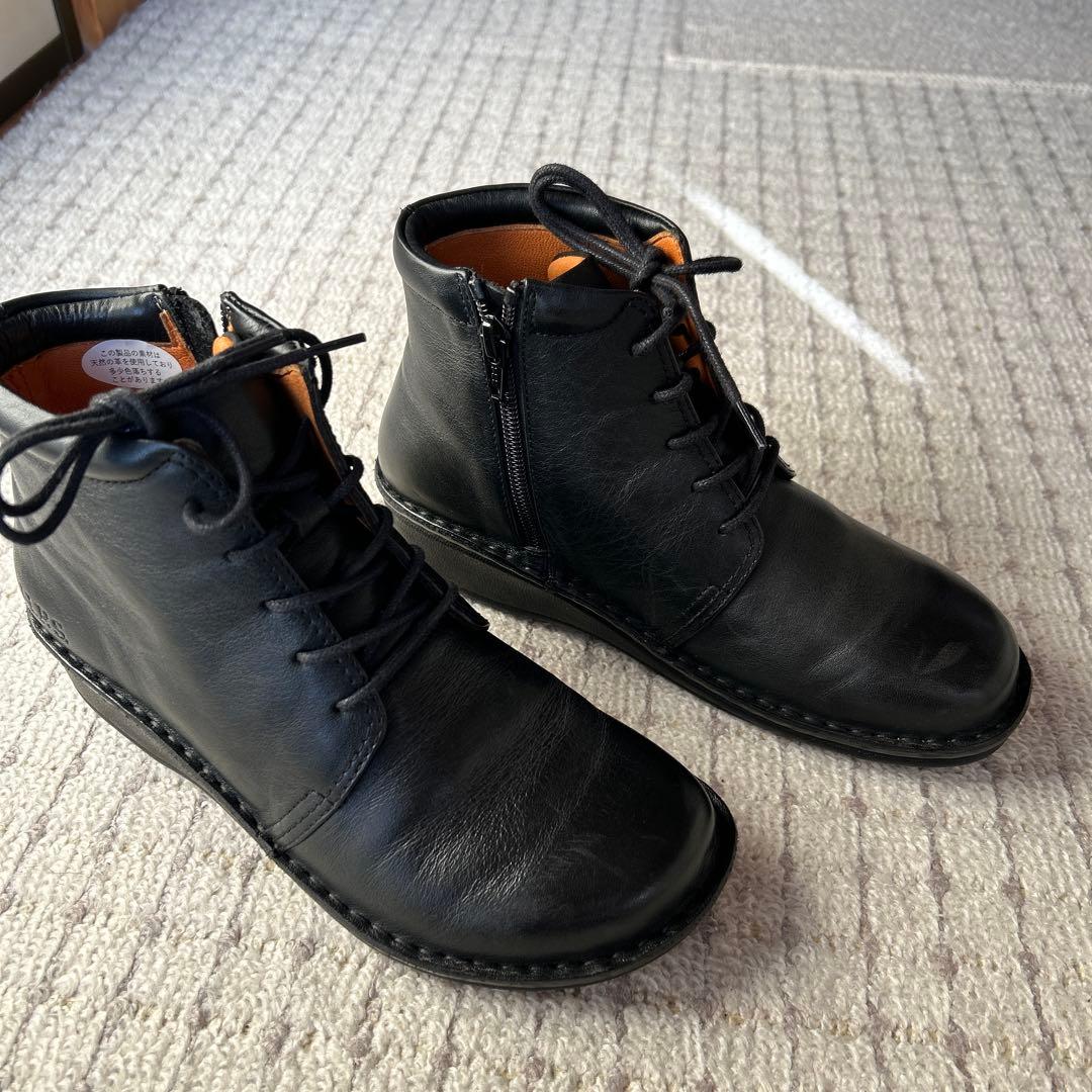 レザー ブラック ショートブーツ