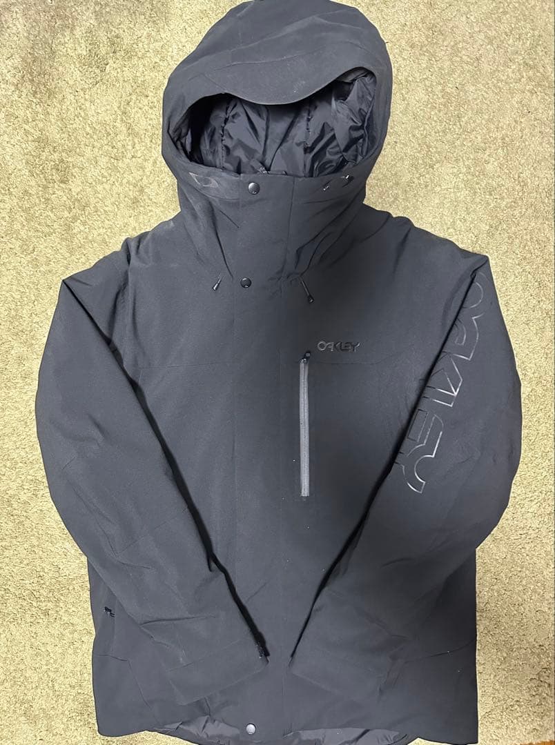 OAKLEY ブラックジャケットパウダーガード・フード付き