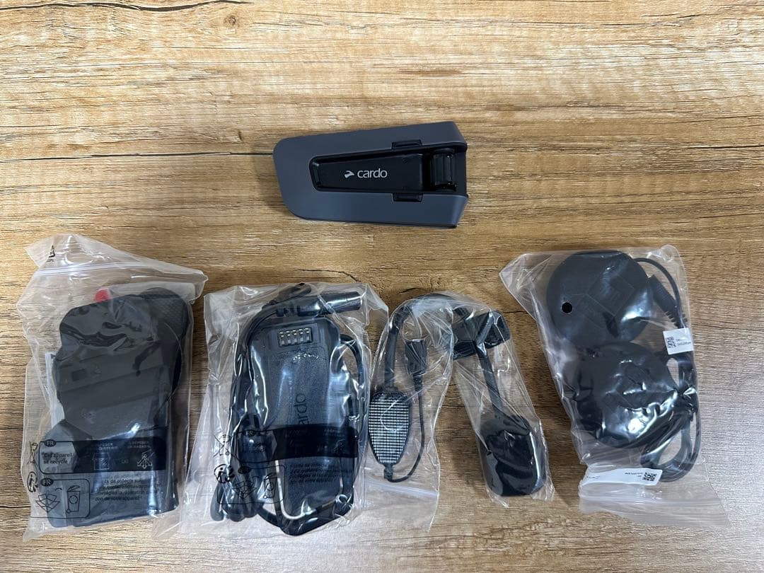 新品未使用　CARDO PACKTALK EDGE インカム 箱無し